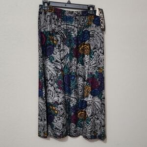 Devon Skirt Womens Size 18 Paisley Print runs smaller Vintage